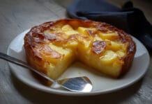 Clafoutis aux Pommes : La Recette Facile et Délicieuse Clafoutis aux pommes facile à préparer.