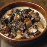Sanglier à la Crème et aux Champignons