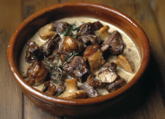 Sanglier à la Crème et aux Champignons