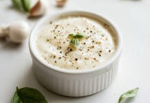 Sauce à l’ail et fromage frais