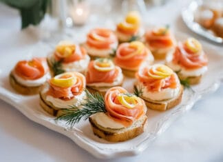 Canapés au Saumon Fumé et Crème Citronnée
