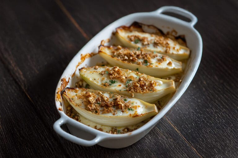 Endives gratinées au Roquefort et Noix
