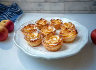 Tartelettes aux pommes et crème pâtissière au rhum