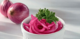 Oignons rouges marinés express