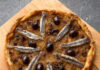 Pissaladière provençale aux anchois et olives noires Pissaladière provençale aux anchois et olives noires