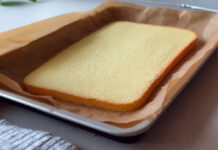 Génoise pour Bûche de Noël – simple, rapide et inratable Génoise moelleuse cuite sur plaque, base simple et rapide pour réaliser une bûche de Noël maison roulée sans casser.