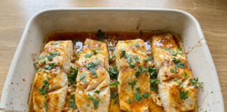 cabillaud au four, cabillaud paprika fumé, cabillaud au four facile, poisson au paprika, cabillaud ail citron, recette poisson légère, cabillaud tendre au four, poisson au four parfumé, dos de cabillaud paprika, cabillaud méditerranéen, recette poisson rapide, poisson blanc au four, poisson blanc au four papillote, recette poisson blanc au four, recette poisson blanc au four facile, recette poisson blanc en papillote au four,