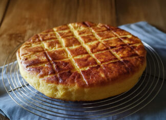maxi galette bretonne, galette bretonne moelleuse, recette galette bretonne, gâteau breton maison, dessert breton facile, galette au beurre demi-sel, gâteau breton traditionnel, goûter breton gourmand, recette facile bretonne, galette bretonne aux pommes, galette bretonne,