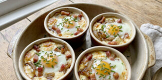 œufs cocotte, oeufs cocotte, oeufs cocotte chèvre lardons, recette oeufs cocotte, oeufs cocotte au four, recette brunch facile, oeufs cocotte crémeux, chèvre et lardons recette, entrée chaude facile, oeufs cocotte gourmands, recette rapide familiale, oeufs cocotte fromage, œufs cocotte au chèvre et aux lardons, oeuf cocotte au chevre et au lardon, oeuf cocotte chevre lardon air fryer, oeufs cocotte au chèvre et aux lardons, œufs cocotte micro onde, cuisson des œufs cocotte, cuisson œufs cocotte, oeufs cocotte bain marie casserole, oeufs cocotte facile, recette œufs cocotte, œufs cocotte recette, œufs en cocotte, oeufs cocotte au air fryer, oeufs cocotte four, oeufs cocotte jambon, oeufs cocotte recette four,