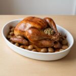 Poularde de Noël farcie aux marrons, rôtie au four