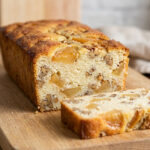 Gâteau de semoule aux pommes caramélisées et aux noix