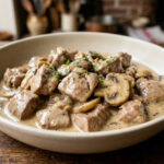 Rognons de porc à la crème de moutarde et aux champignons
