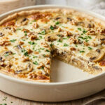 Tarte salée au chaource, aux champignons et aux noix